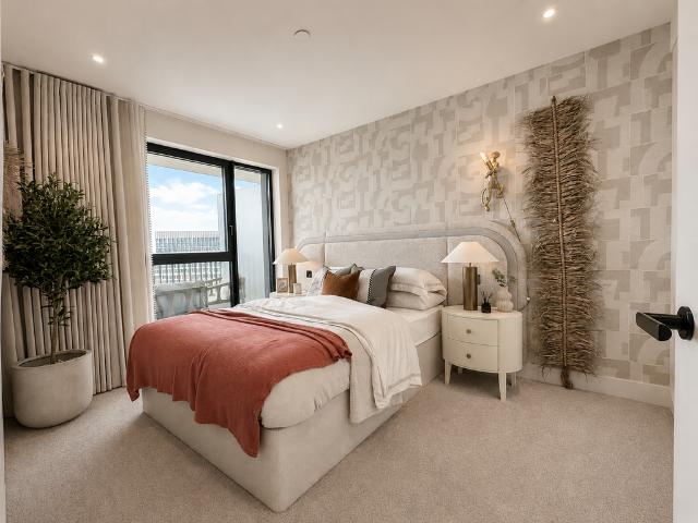 Flat for sale in Shepherd's Bush, Greater London