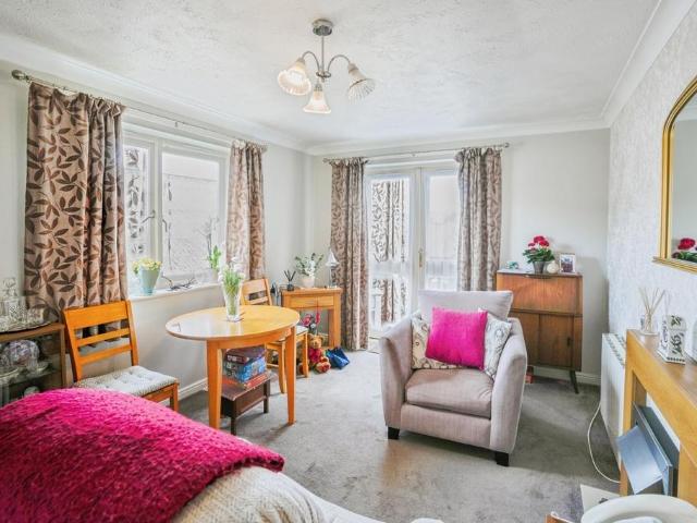 Flat for sale in Charlesworth, East Midlands