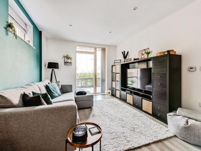 Flat for sale in The Slade, Oxfordshire