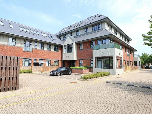 Flat for sale in Sheerwater, Woking