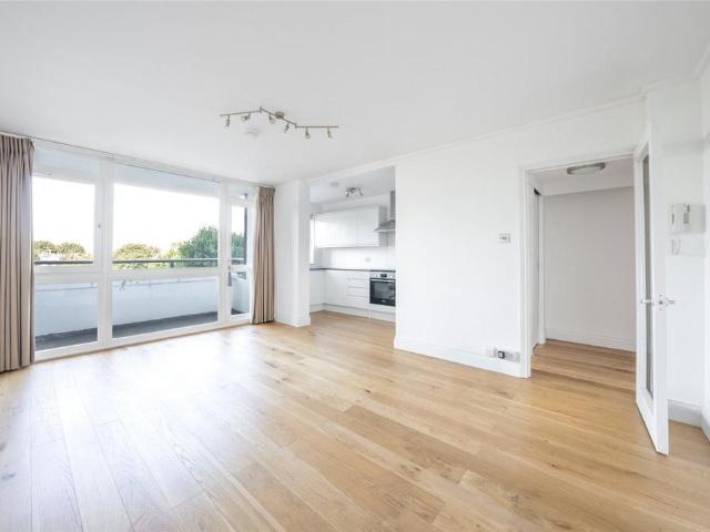 Flat for sale in St. John's Wood, Greater London
