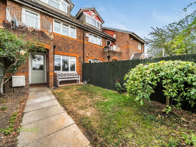 Flat for sale in London Borough of Bromley, Greater London