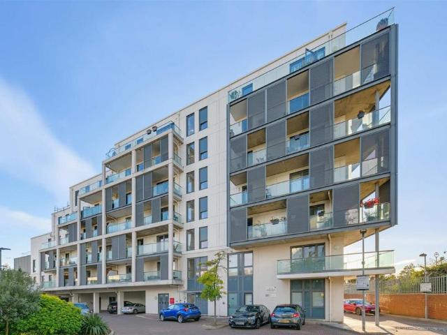 Flat for sale in Fulham, Greater London