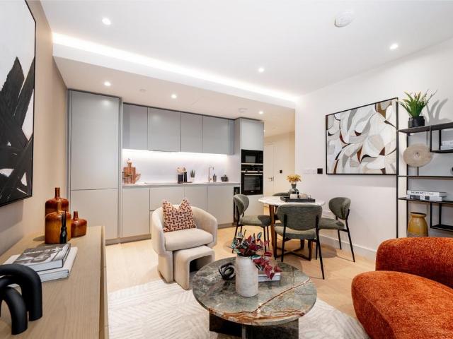 Flat for sale in Isle Of Dogs, Greater London