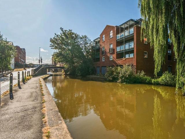 Flat for sale in Newtown, Two Mills