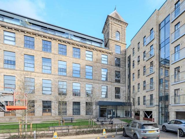 Flat for sale in Horsforth, West Yorkshire
