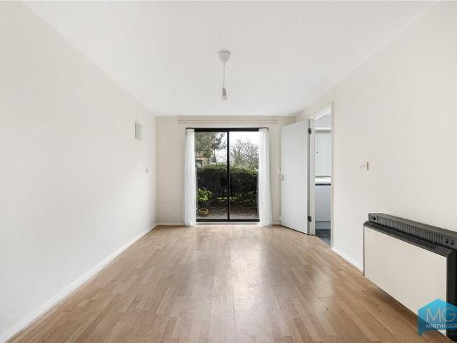 Flat for sale in Finchley, Isle Of Man