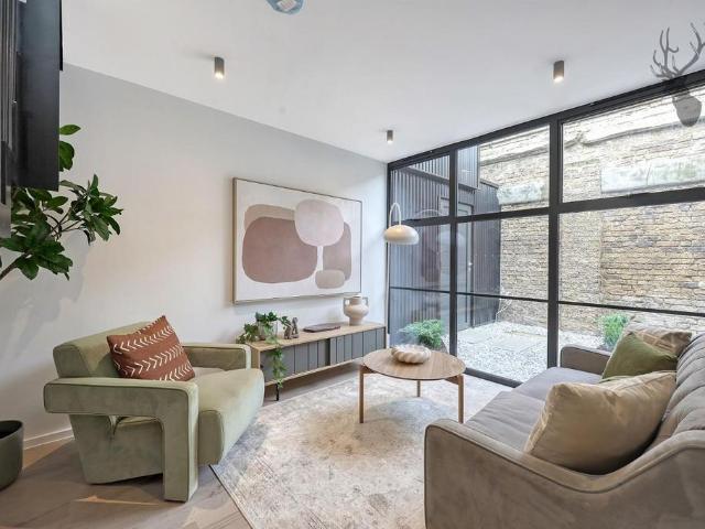 Flat for sale in Leyton, Greater London