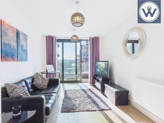 Flat for sale in Silvertown, Greater London
