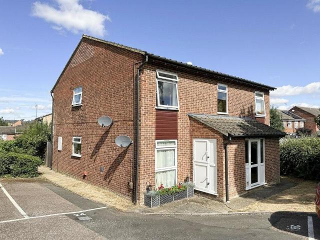 Flat for sale in Sawbridgeworth, Colliers End