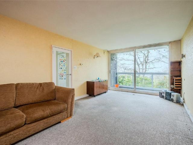 Flat for sale in West Norwood, Greater London