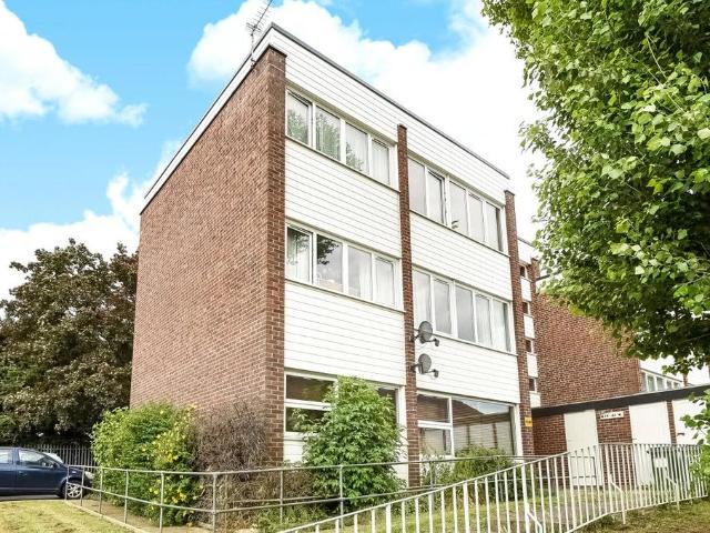 Flat for sale in Kidbrooke, Greater London