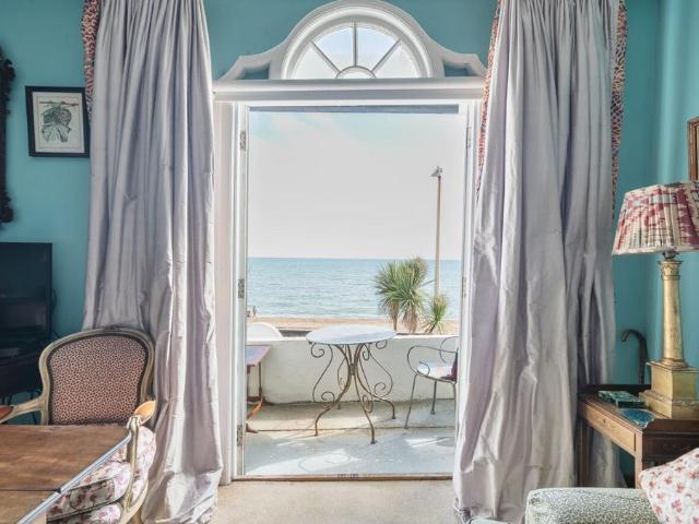 Flat for sale in Golden Valley, Folkestone