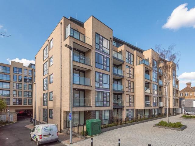 Flat for sale in Royal Borough of Greenwich, Greater London