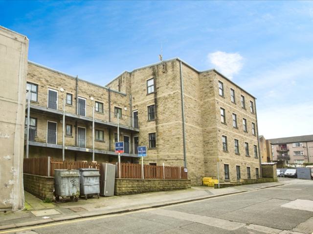 Flat for sale in Boothtown, Halifax