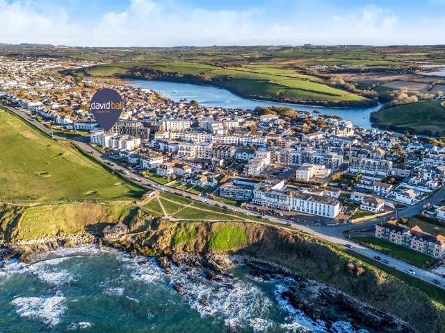 Flat for sale in Newquay, Cornwall