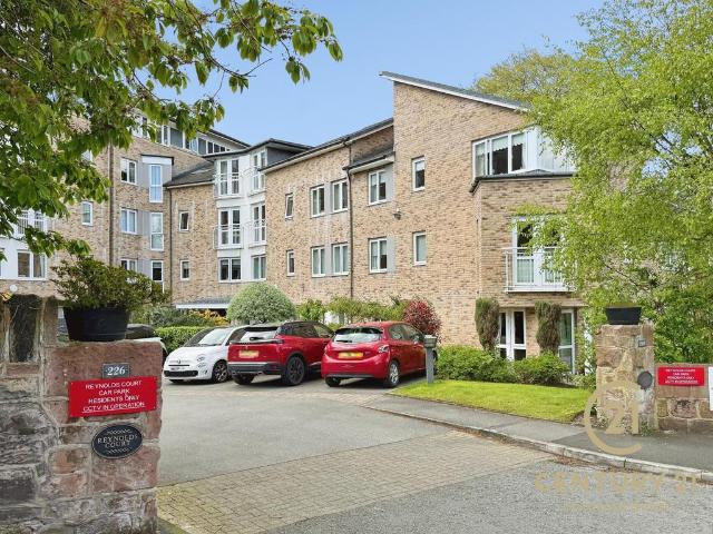 Flat for sale in Woolton, Calderstones