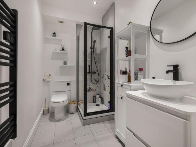 Flat for sale in Gravesend, Gravesham
