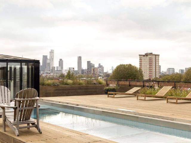 Flat for sale in South Hackney, Greater London