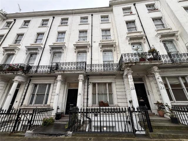 Flat for sale in Bayswater, Greater London