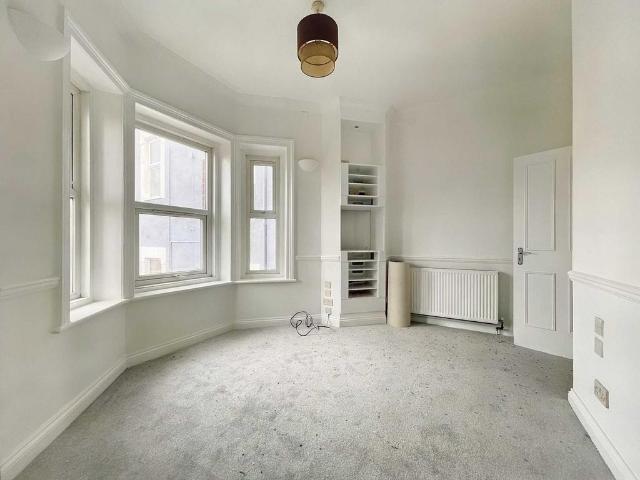 Flat for sale in West Cliff, Bournemouth