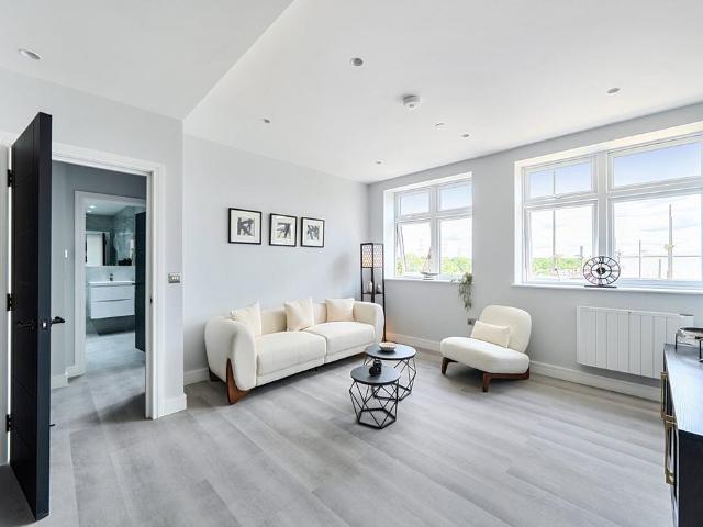 Flat for sale in Greater London