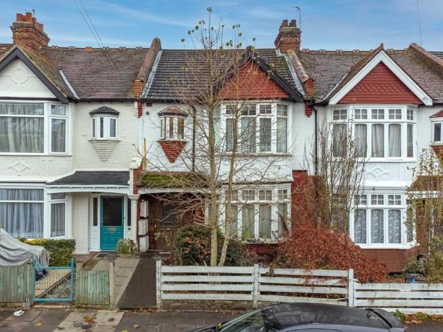 Flat for sale in London Borough of Merton, Mitcham