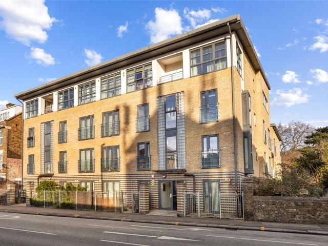 Flat for sale in Leyton, Greater London