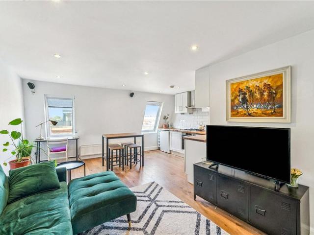 Flat for sale in West Kensington, Greater London