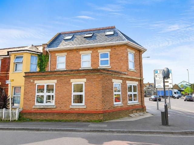 Flat for sale in Boscombe, Bournemouth