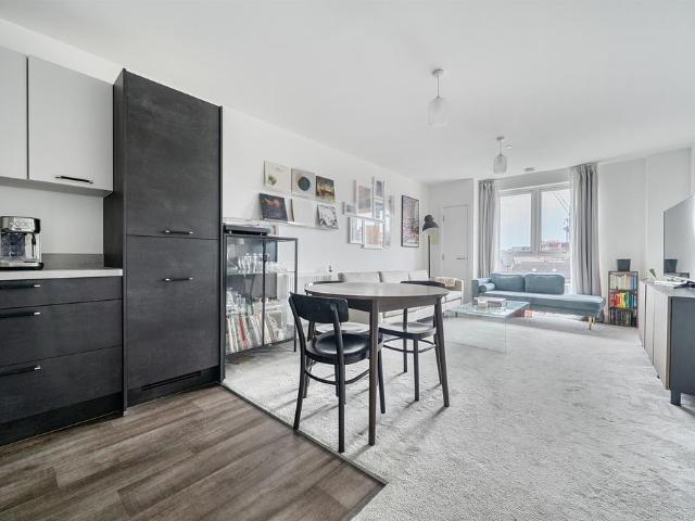 Flat for sale in Fishery, Maidenhead