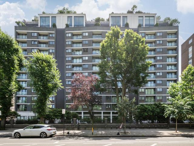 Flat for sale in St. John's Wood, Greater London