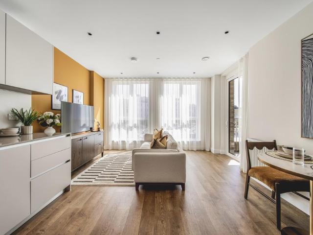 Flat for sale in Kennington Cross, Greater London