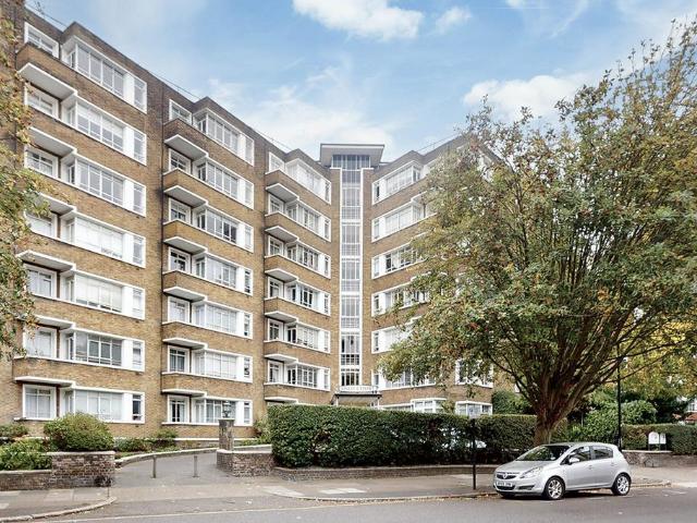 Flat for sale in St. John's Wood, Greater London
