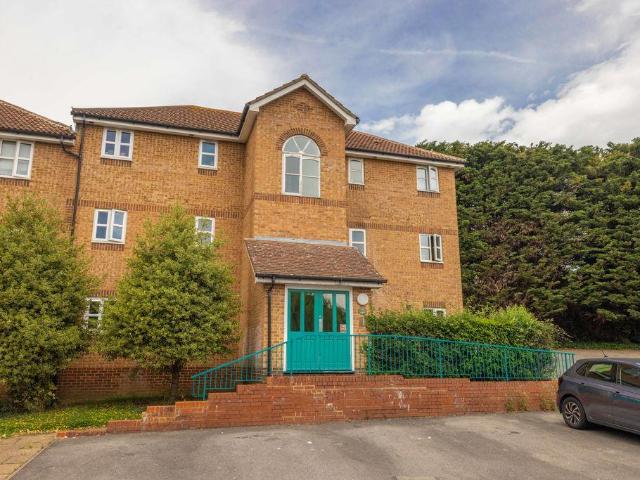 Flat for sale in Slough, Isle Of Man