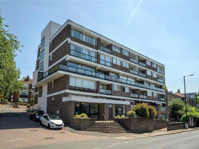 Flat for sale in Petersham, Greater London