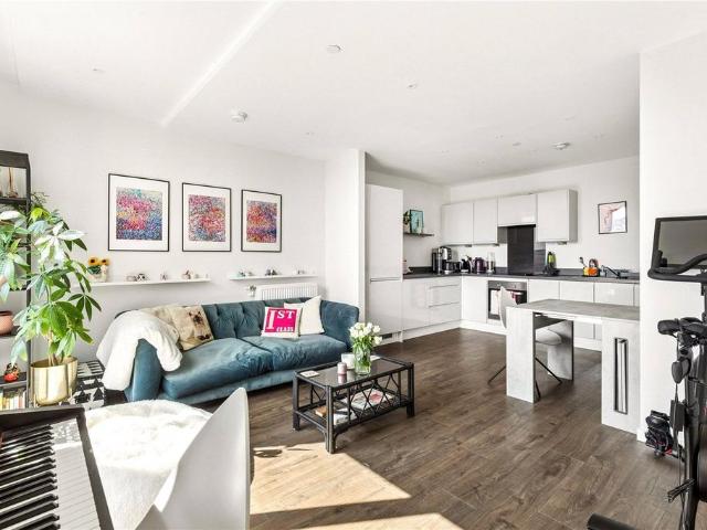 Flat for sale in St. George in the East, Whitechapel