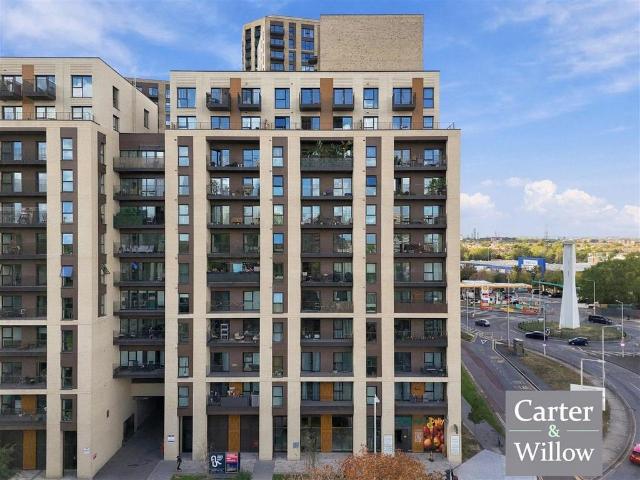 Flat for sale in London Borough of Barking and Dagenham, Greater London