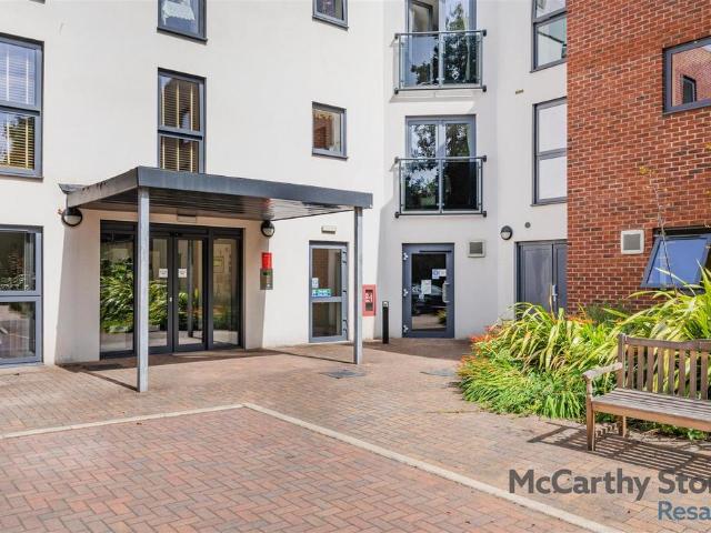 Flat for sale in Tettenhall, West Midlands