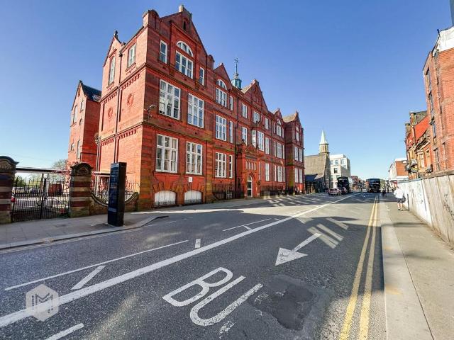 Flat for sale in The Haulgh, Lee Bank