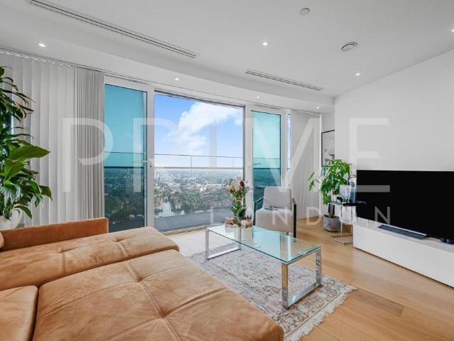 Flat for sale in Millwall, Greater London