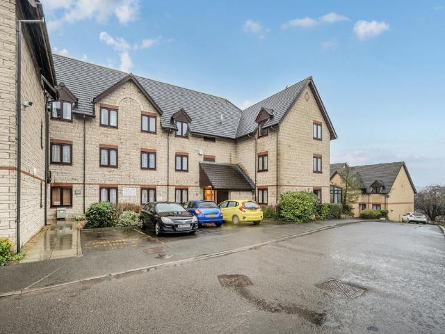 Flat for sale in Stroud, School House