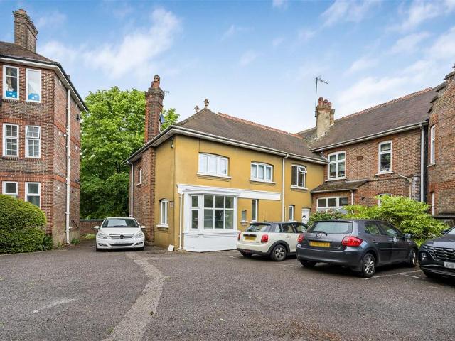 Flat for sale in Alperton, Greater London