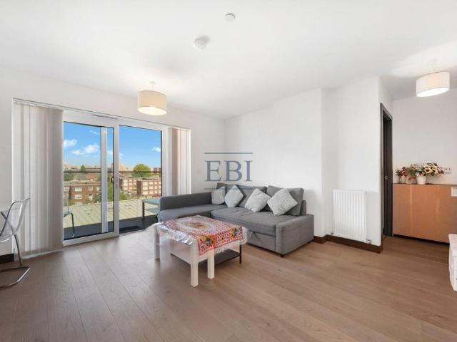 Flat for sale in Roding Riverside, Greater London