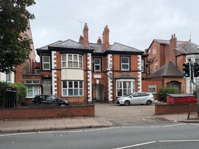 Flat for sale in Spinney Hills, Old Wharf