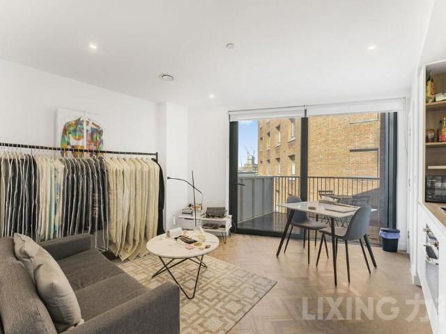 Flat for sale in Bromley-by-Bow, Poplar Grove