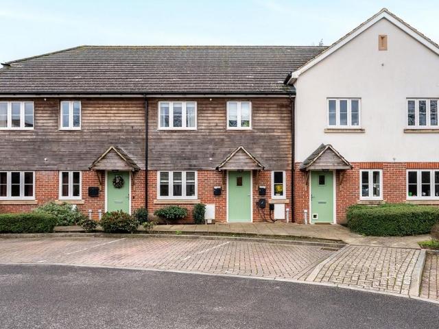 Flat for sale in Ashington, Horsham