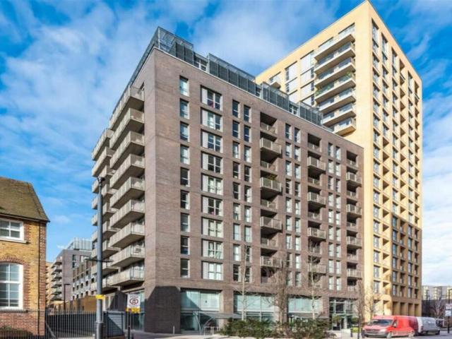 Flat for sale in London Borough of Lewisham, Ladywell
