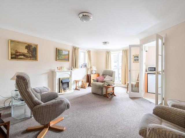 Flat for sale in Gillingham