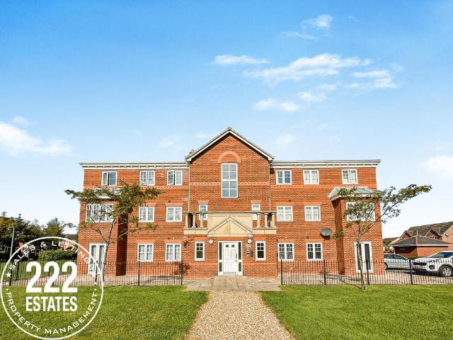 Flat for sale in Whitecross, Warrington